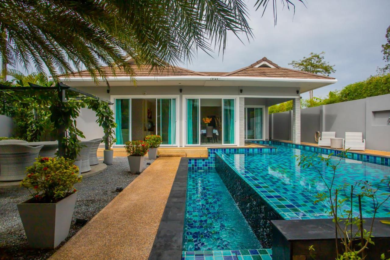 3 Bedroom Platinum Pool Smooth As Silk Villa *