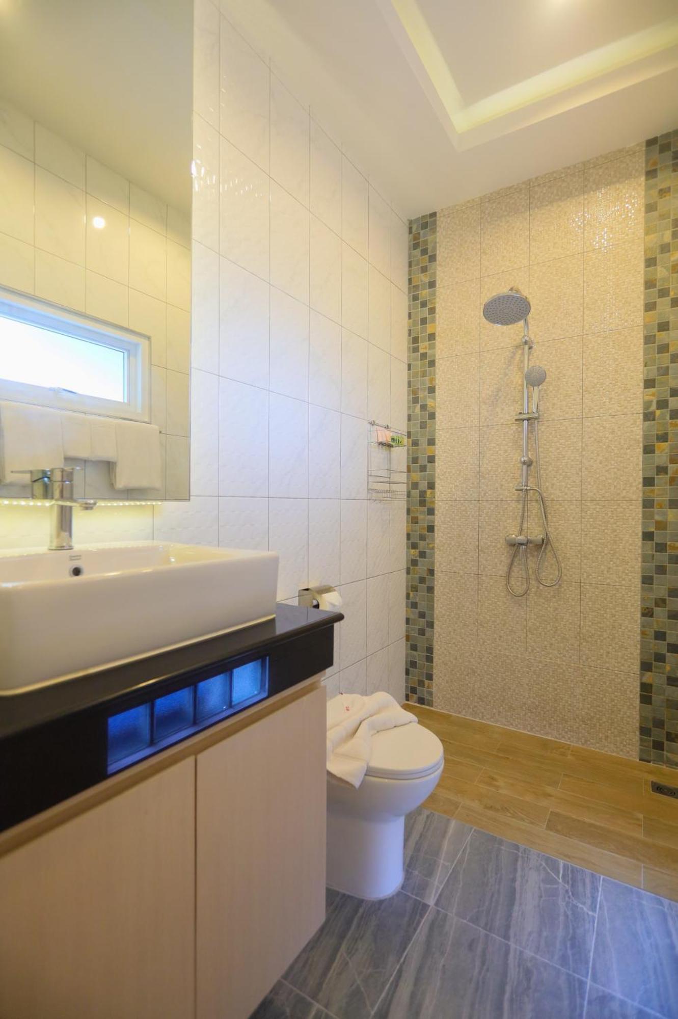 3 Bedroom Platinum Pool Smooth As Silk Villa *
